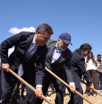 Taşınan her zeytin ağacı için yeni bir fidan: Milas’ta 4 bin fidan toprakla buluştu