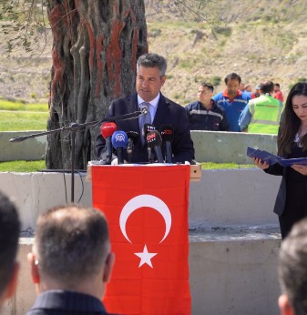 Taşınan her zeytin ağacı için yeni bir fidan: Milas’ta 4 bin fidan toprakla buluştu